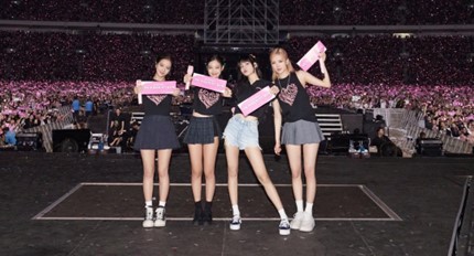 Gambar Berita GBK Bergetar! Ribuan BLINK Rayakan Aksi Memukau BLACKPINK di Jakarta